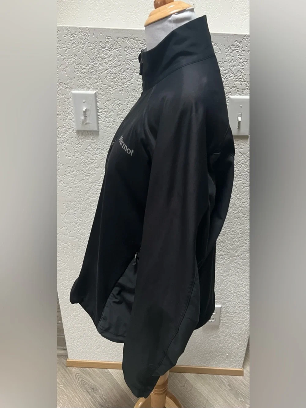 Mens Black Marmot Gore Windstopper Jacket - Picture 6 of 16